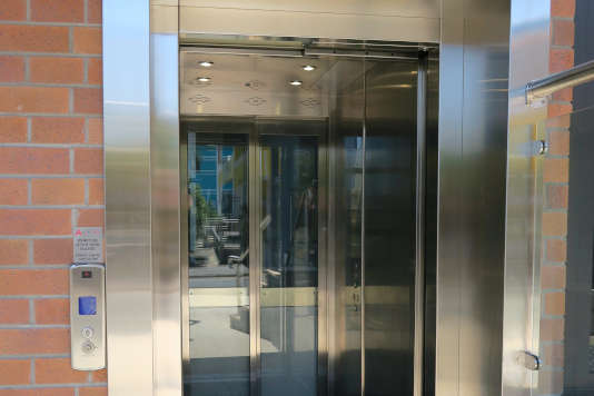 Can A Private Lift Be Fitted To The Outside Of An Apartment Building