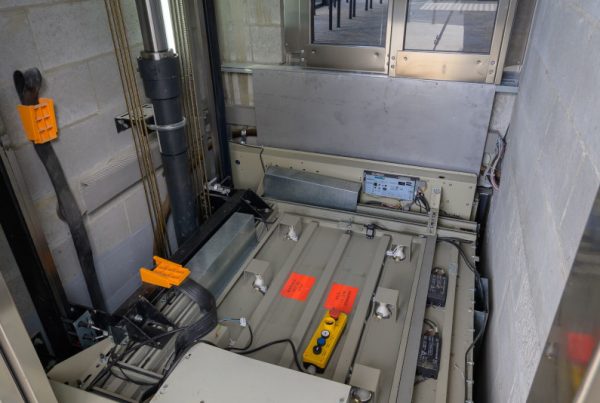 how do residential elevators work